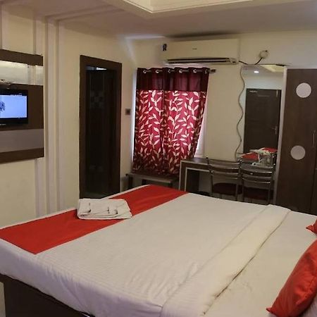 Padmavathi Family Guest House วิสาขปัตนัม ภายนอก รูปภาพ
