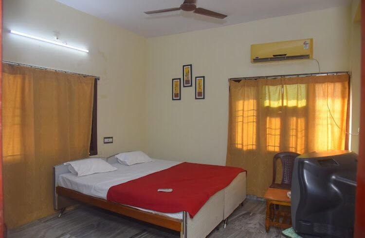 Padmavathi Family Guest House วิสาขปัตนัม ภายนอก รูปภาพ